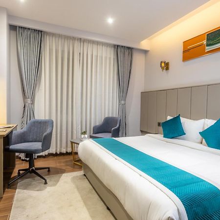 De Crown Inn Jogikuti Екстер'єр фото