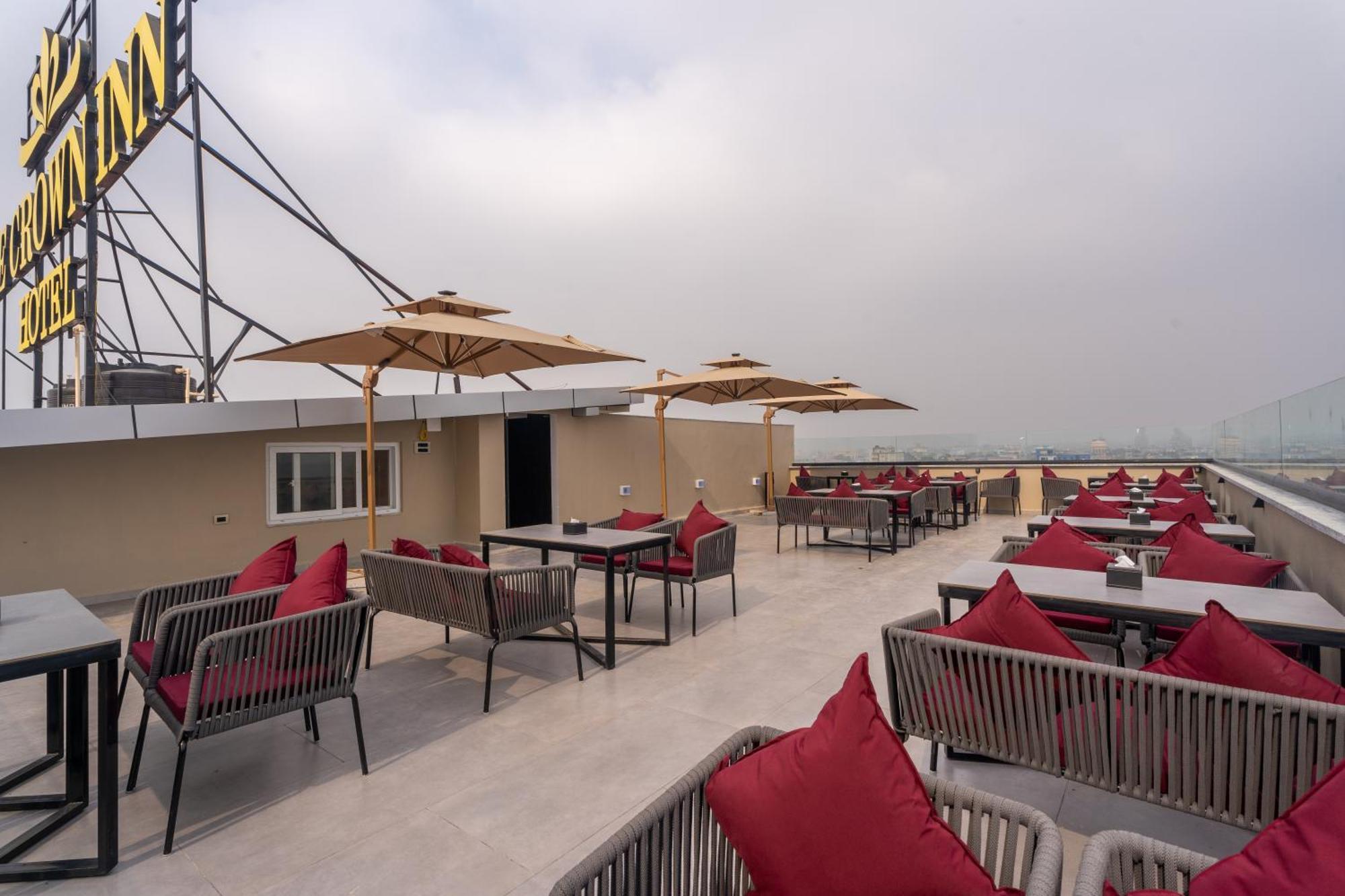 De Crown Inn Jogikuti Екстер'єр фото