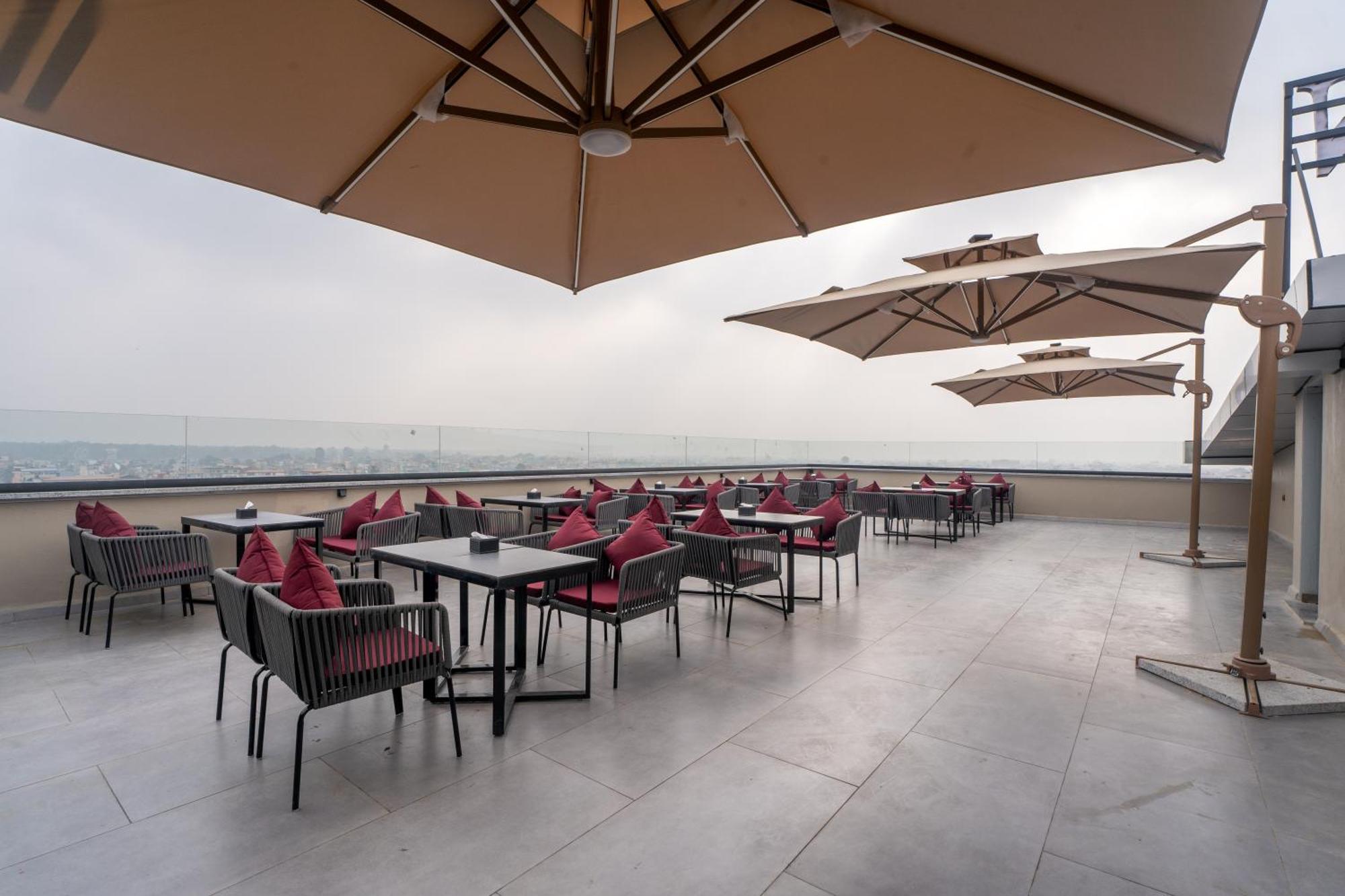 De Crown Inn Jogikuti Екстер'єр фото