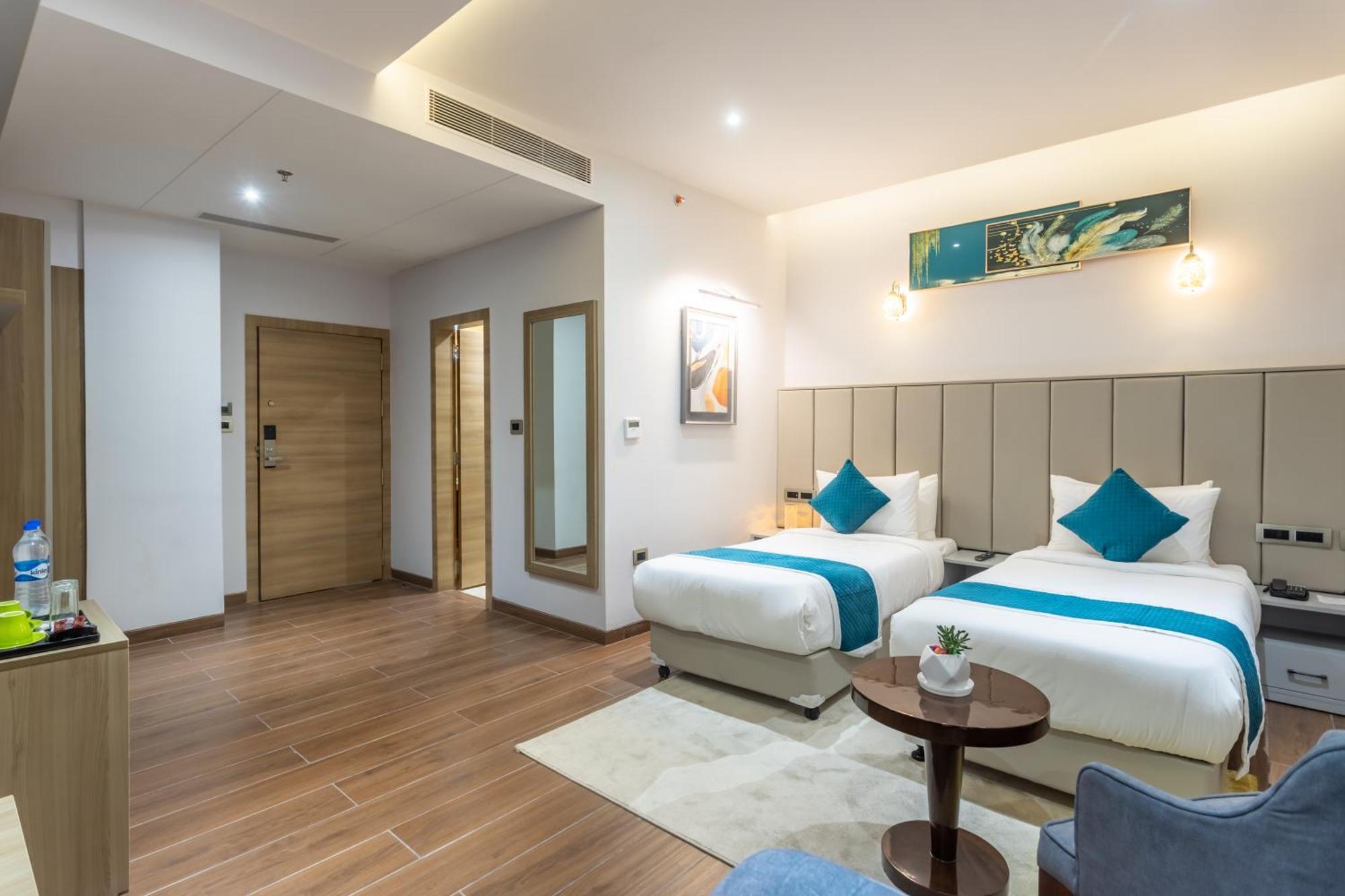 De Crown Inn Jogikuti Екстер'єр фото